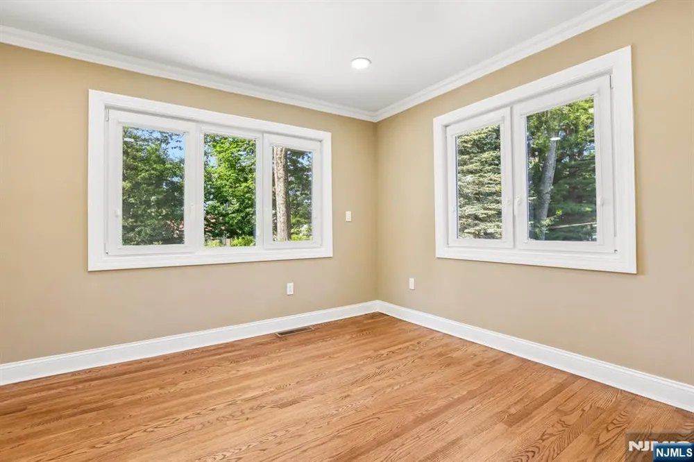 50 Lincoln Place Waldwick, NJ 07463