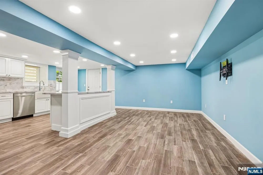 50 Lincoln Place Waldwick, NJ 07463