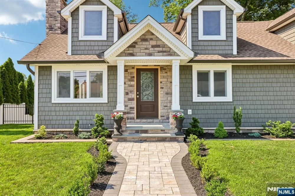 50 Lincoln Place Waldwick, NJ 07463