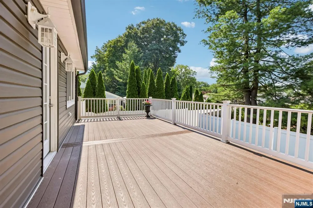 50 Lincoln Place Waldwick, NJ 07463