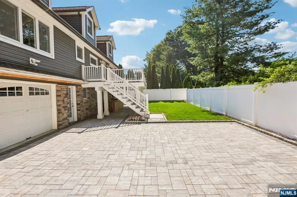 50 Lincoln Place Waldwick, NJ 07463