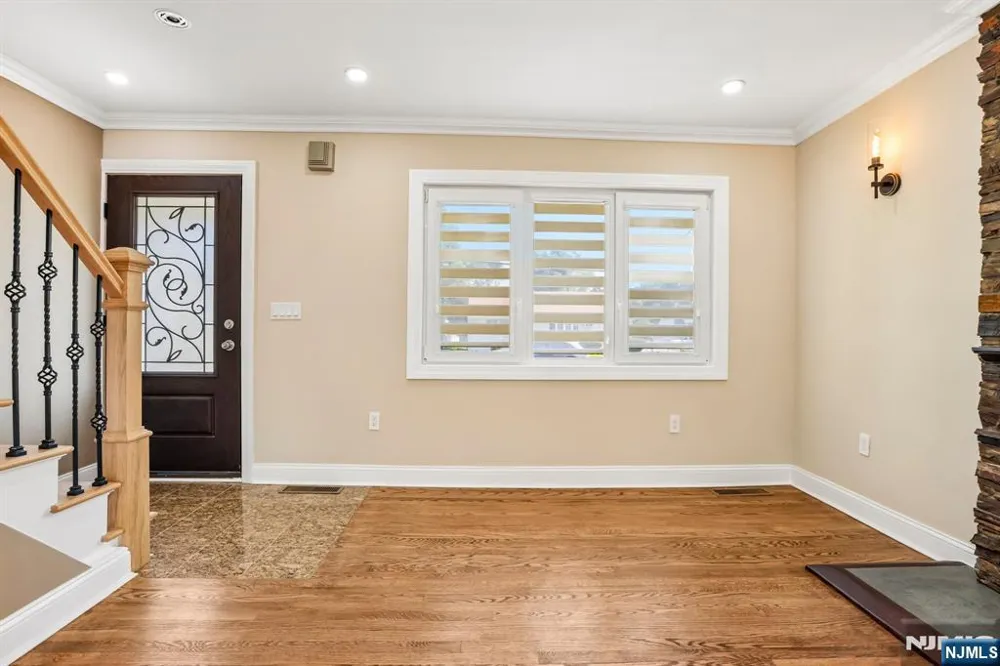 50 Lincoln Place Waldwick, NJ 07463
