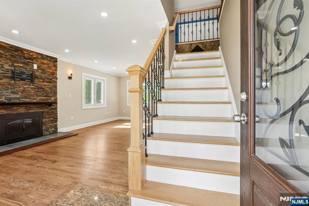 50 Lincoln Place Waldwick, NJ 07463