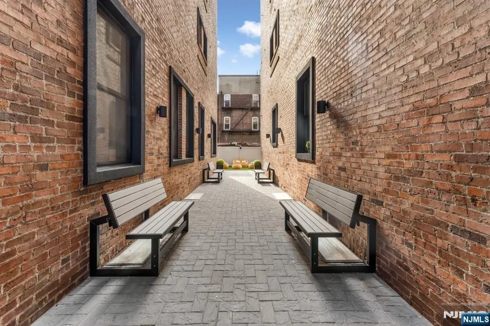 189 Dayton 205 Passaic, NJ 07055