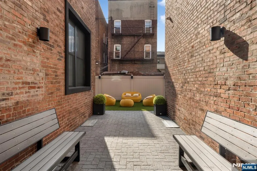 189 Dayton 205 Passaic, NJ 07055
