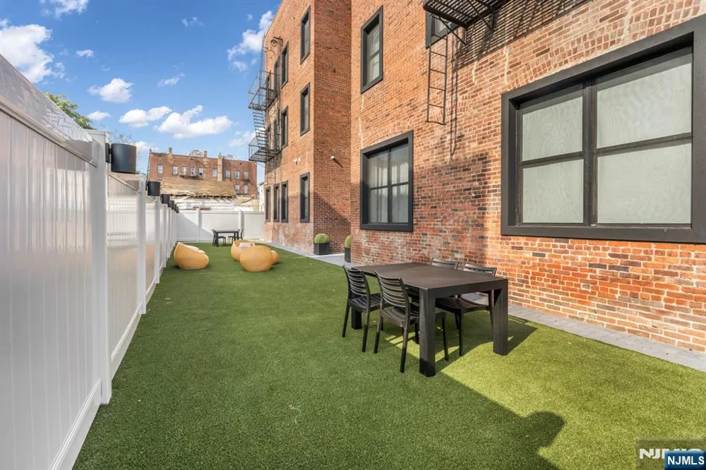 189 Dayton 205 Passaic, NJ 07055