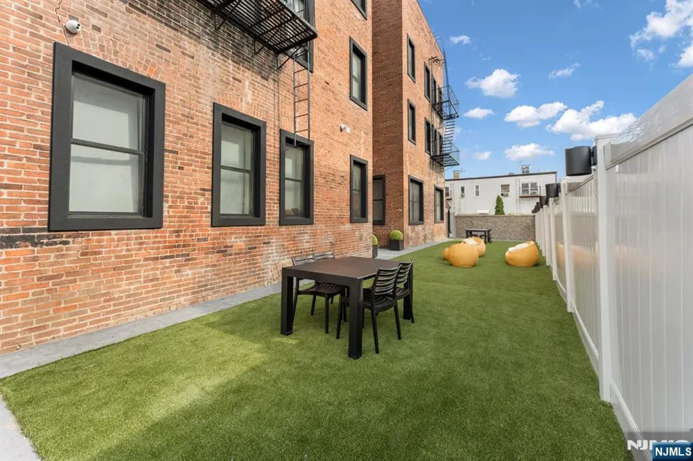 189 Dayton 205 Passaic, NJ 07055