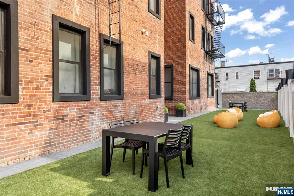 189 Dayton 205 Passaic, NJ 07055