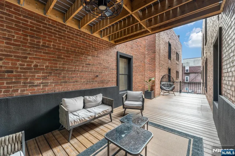 189 Dayton 205 Passaic, NJ 07055