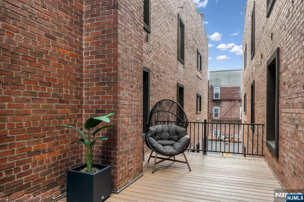 189 Dayton 205 Passaic, NJ 07055