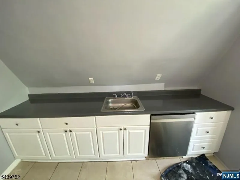 58 5th Street Newark, NJ 07107