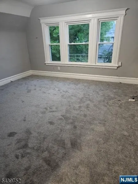 58 5th Street Newark, NJ 07107