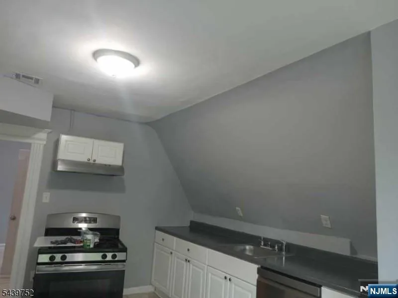 58 5th Street Newark, NJ 07107