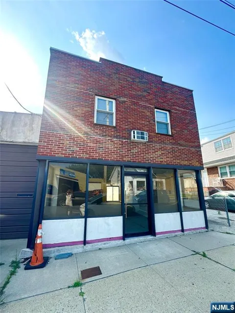 511 Schuyler Avenue