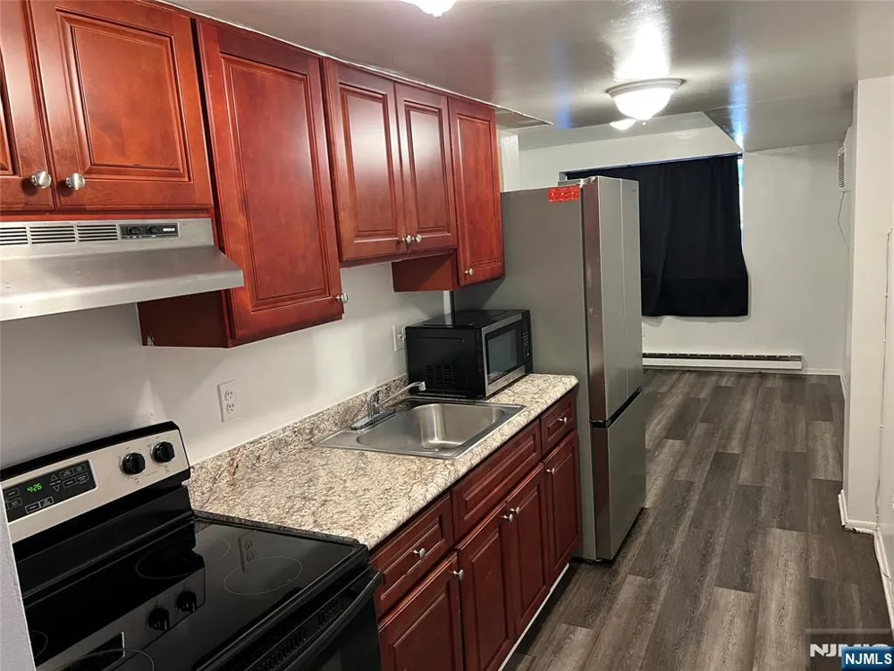 408 5th Harrison, NJ 07029