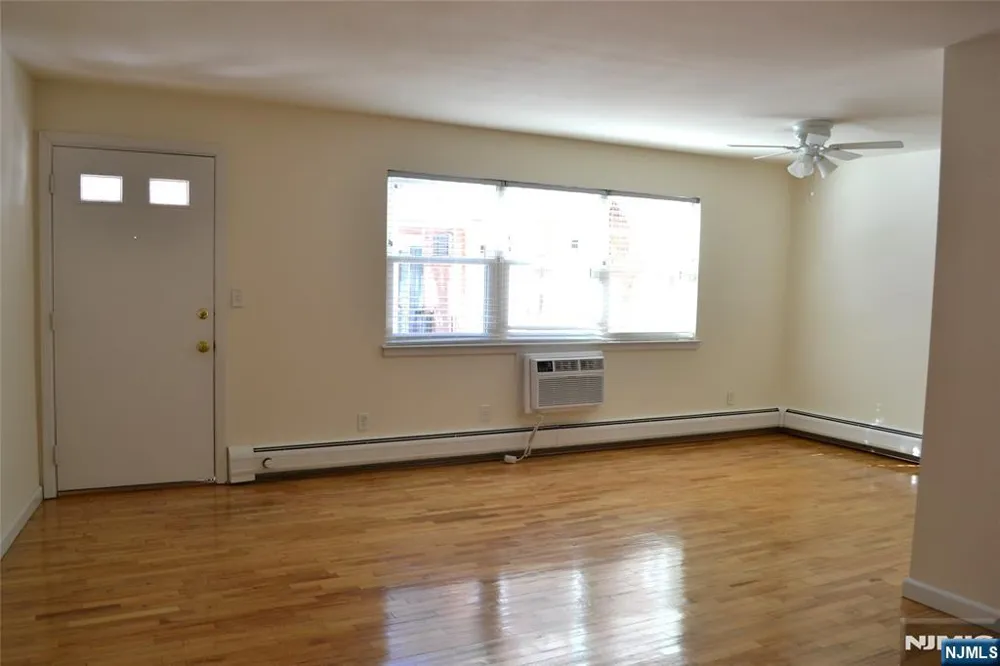 110 Midland Avenue 18A Midland Park, NJ 07432