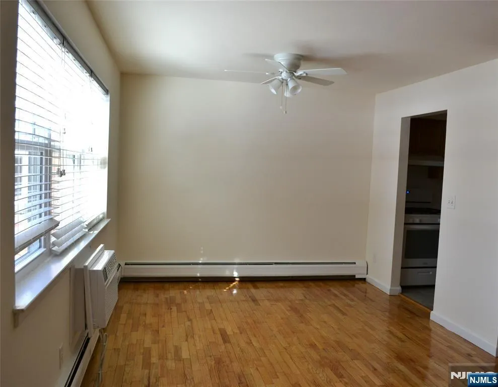 110 Midland Avenue 18A Midland Park, NJ 07432