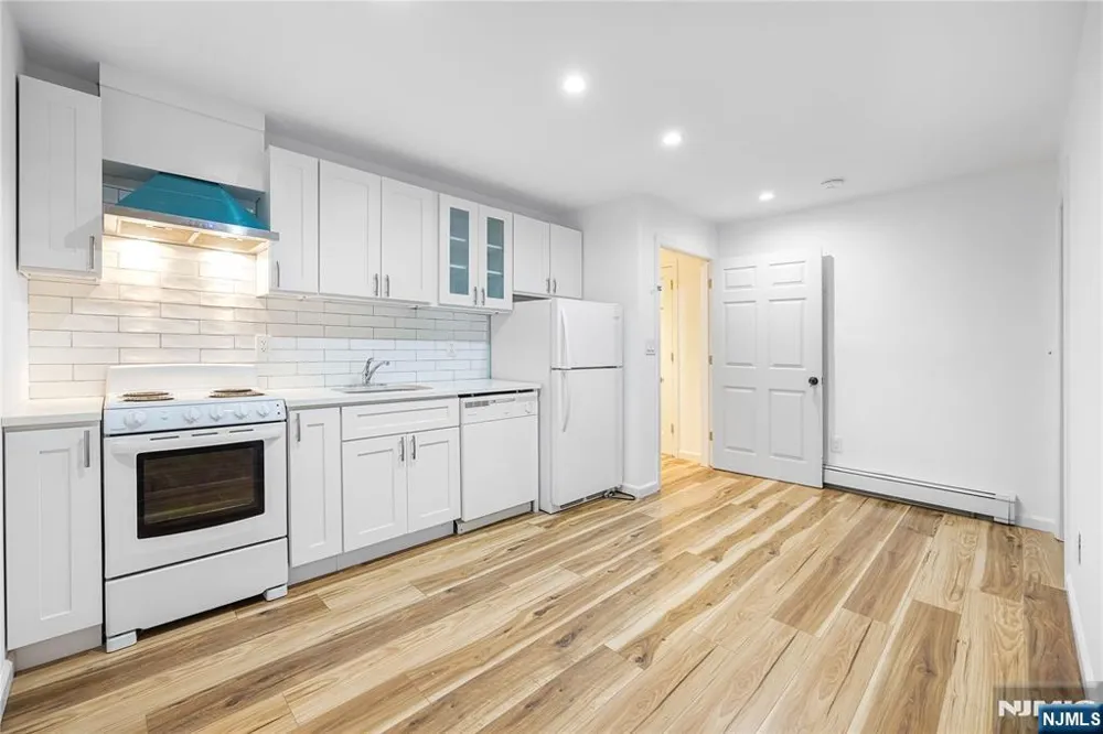 203 E Ruby Avenue B Palisades Park, NJ 07650