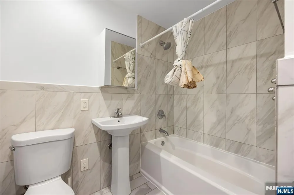 203 E Ruby Avenue B Palisades Park, NJ 07650