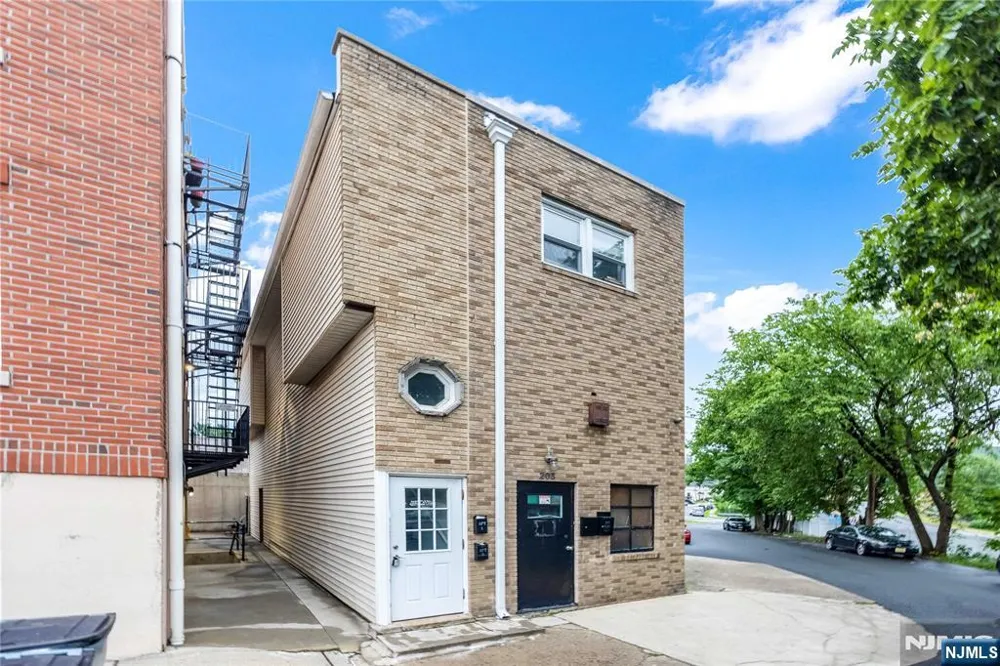 203 E Ruby Avenue B Palisades Park, NJ 07650