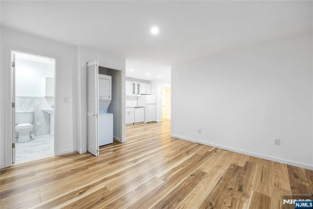 203 E Ruby Avenue B Palisades Park, NJ 07650