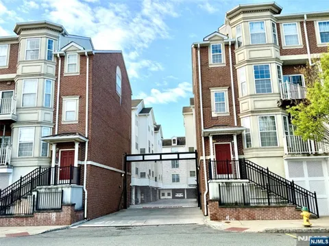 200 Dey Street 237