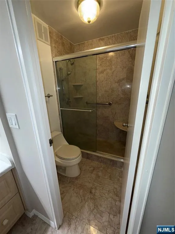 300 Winston 619 Cliffside Park, NJ 07010