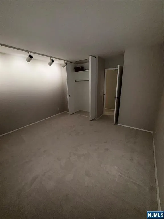 300 Winston 619 Cliffside Park, NJ 07010