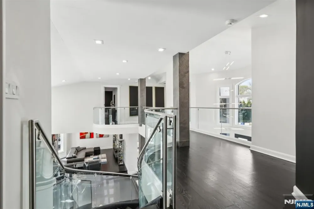 63 Roberts Road Englewood Cliffs, NJ 07632