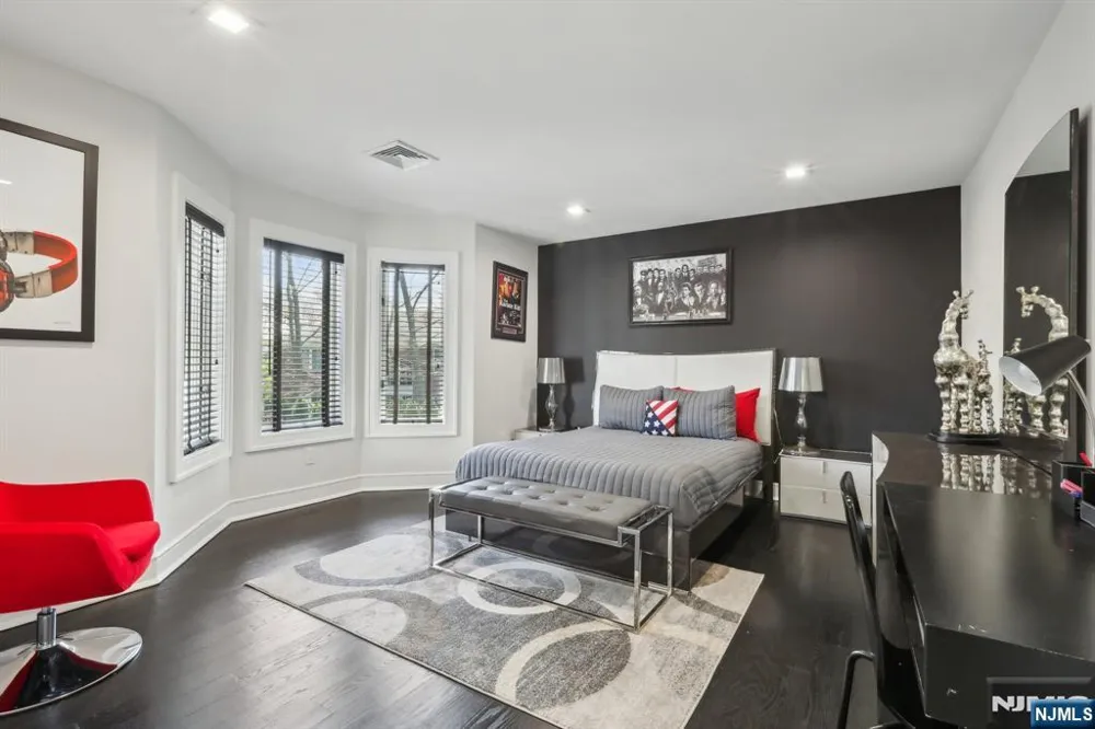 63 Roberts Road Englewood Cliffs, NJ 07632