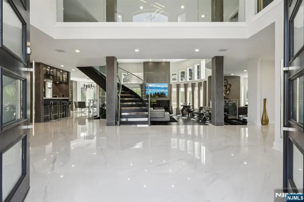 63 Roberts Road Englewood Cliffs, NJ 07632