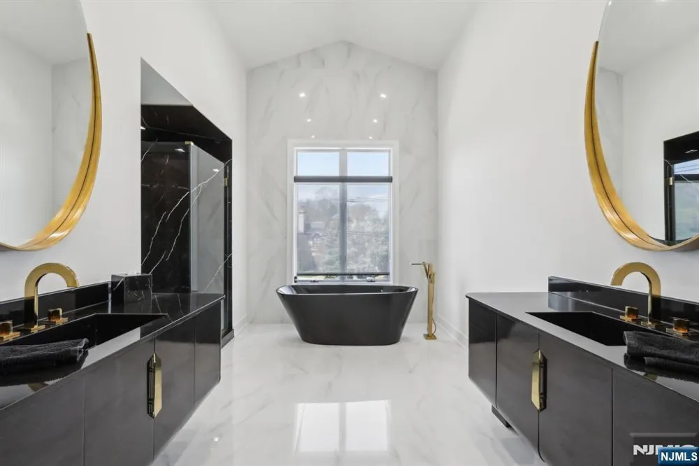 63 Roberts Road Englewood Cliffs, NJ 07632
