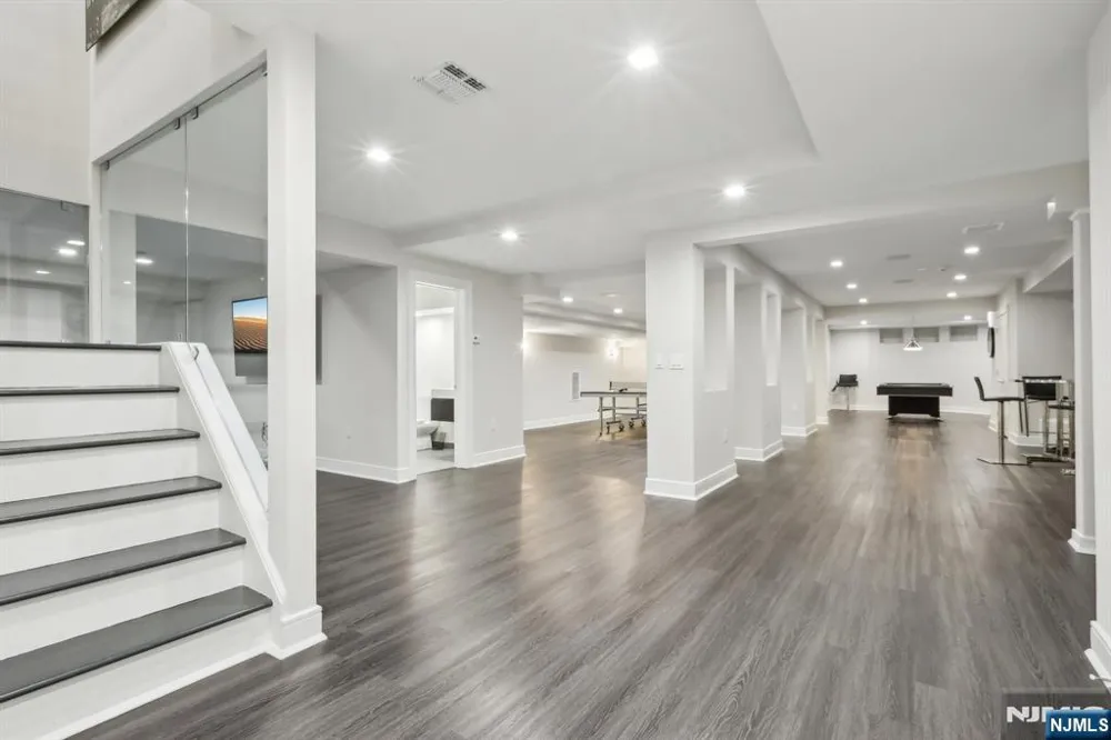 63 Roberts Road Englewood Cliffs, NJ 07632