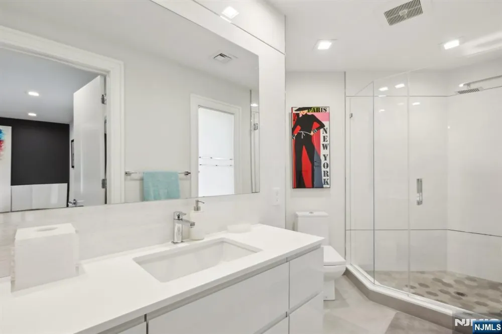 63 Roberts Road Englewood Cliffs, NJ 07632