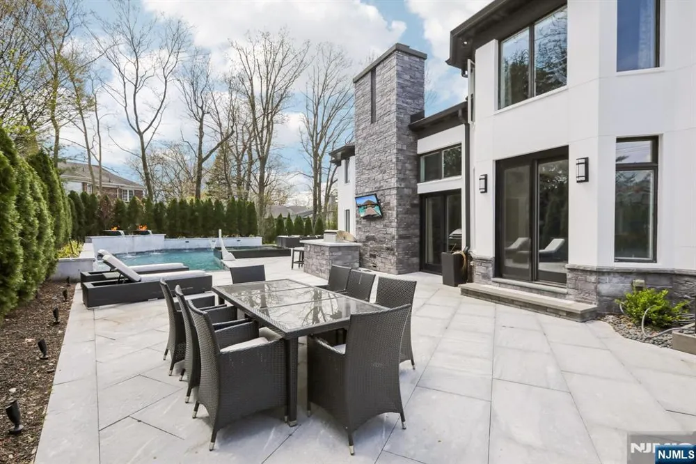63 Roberts Road Englewood Cliffs, NJ 07632
