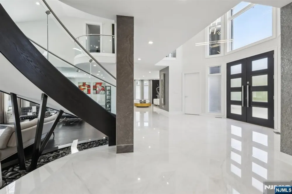 63 Roberts Road Englewood Cliffs, NJ 07632