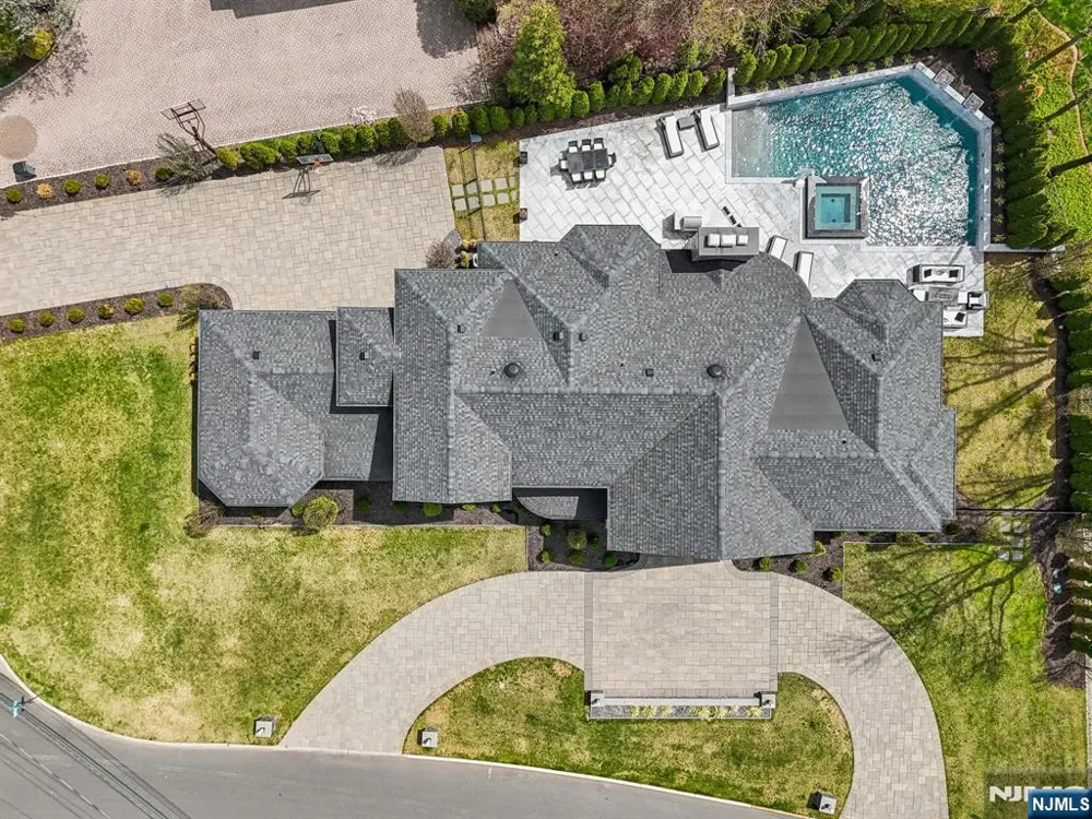 63 Roberts Road Englewood Cliffs, NJ 07632