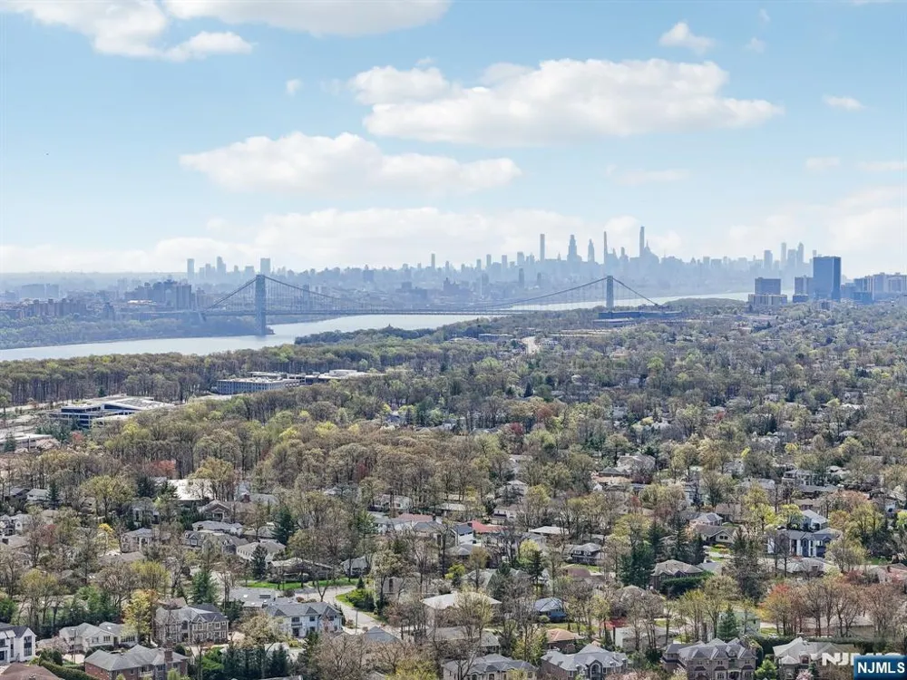 63 Roberts Road Englewood Cliffs, NJ 07632
