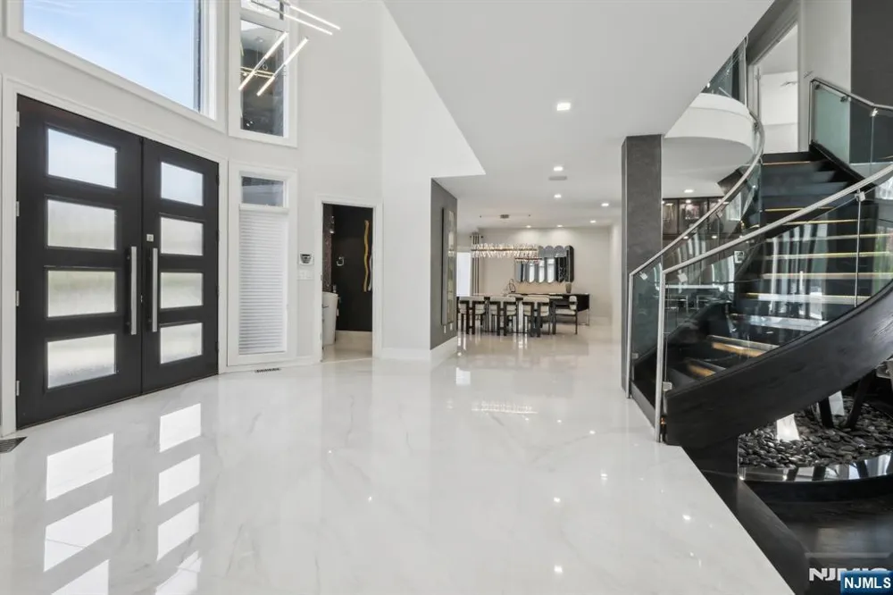 63 Roberts Road Englewood Cliffs, NJ 07632
