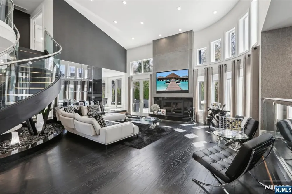 63 Roberts Road Englewood Cliffs, NJ 07632