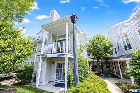1123 Hyde Park Court 1123