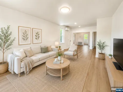 51 Dewitt Street 1