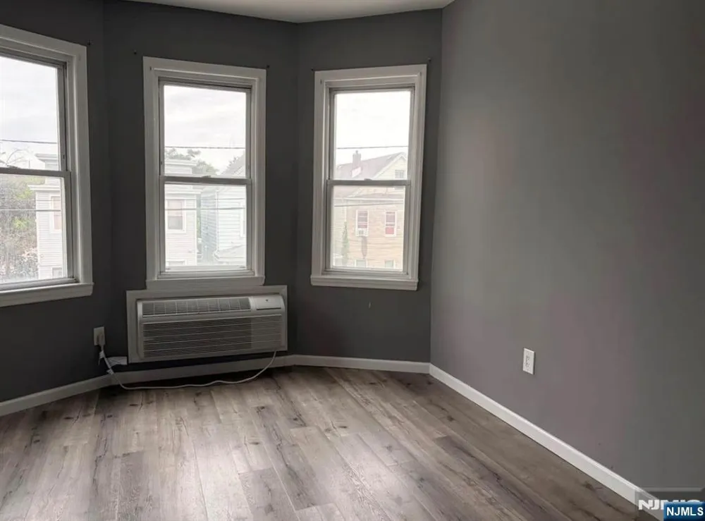 109 10th Street 2F Passaic, NJ 07055