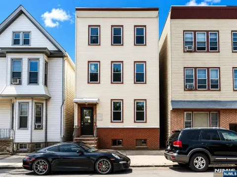 422 John Street 3