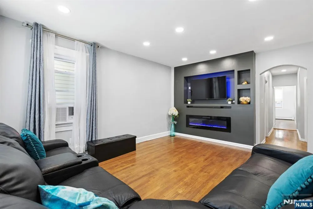 98 Bergen Avenue 1 Kearny, NJ 07032
