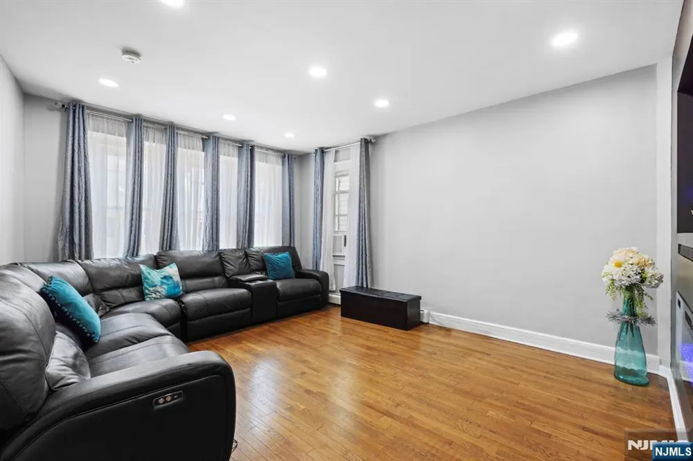 98 Bergen Avenue 1 Kearny, NJ 07032