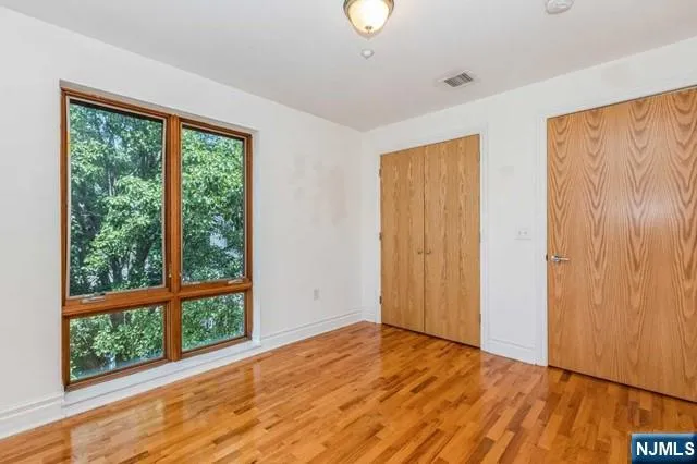 17 Meadow Road 310 Rutherford, NJ 07070