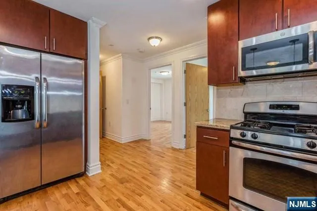 17 Meadow Road 310 Rutherford, NJ 07070