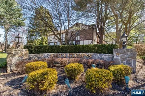 2021 Hawthorne Lane