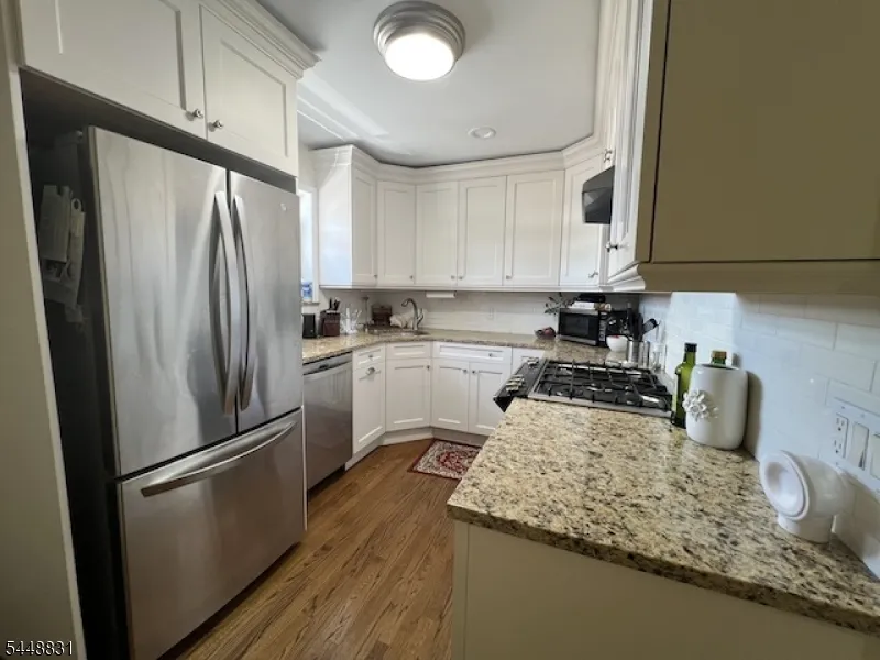 2 Virginia Dr Fair Lawn, NJ 07410